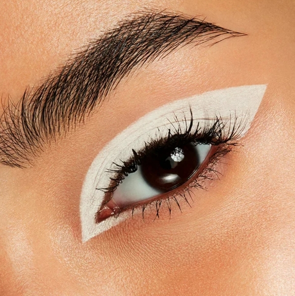 MAC Sink To A Whisper Pro Longwear Paint Pot - Picture 5 of 10